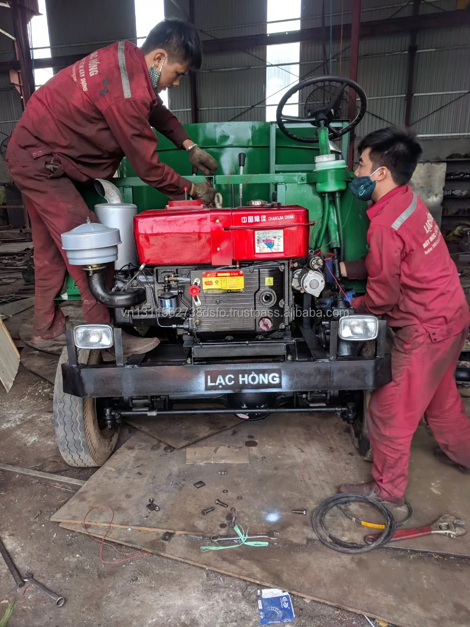 Self loading concrete mixer 1m3 drum capacity 1000Liter by 2 axles moving origin from Vietnam diesel engine model D30 power 30HP