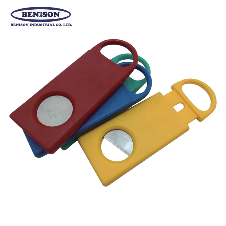 
Volume Supply Excellent Quality Plastic Single Blade Single Grip Cigar Cutter 