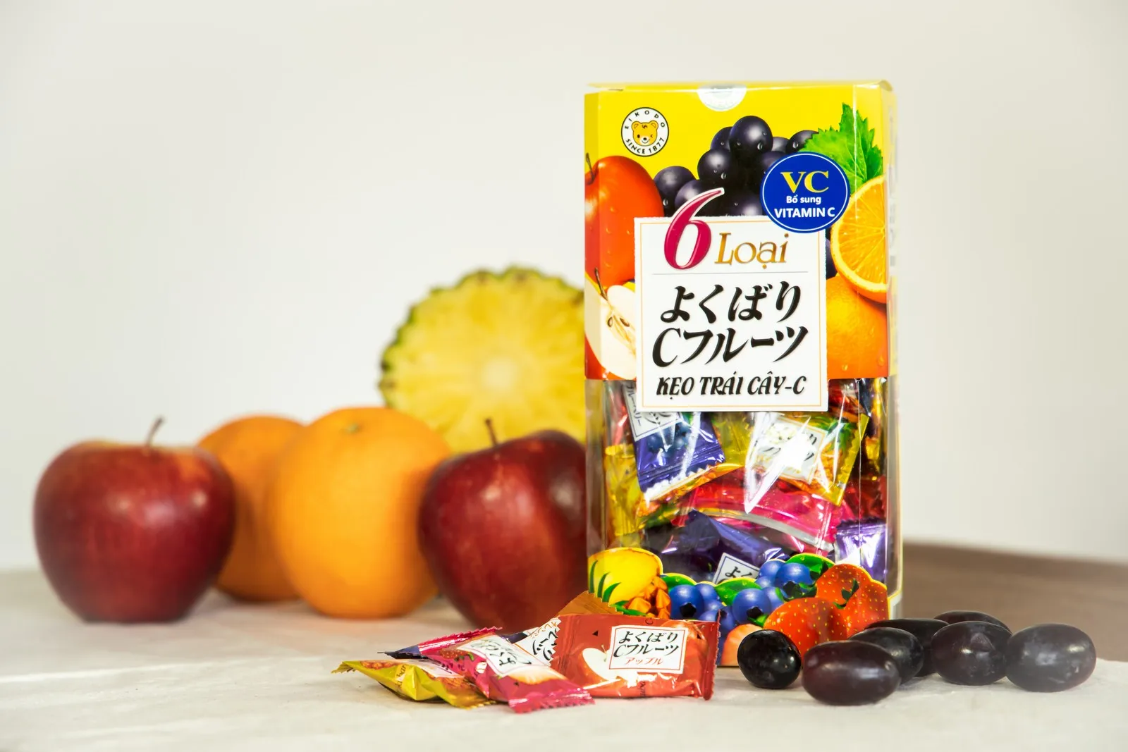 Fruit candy with vitamin C withJapanese standard