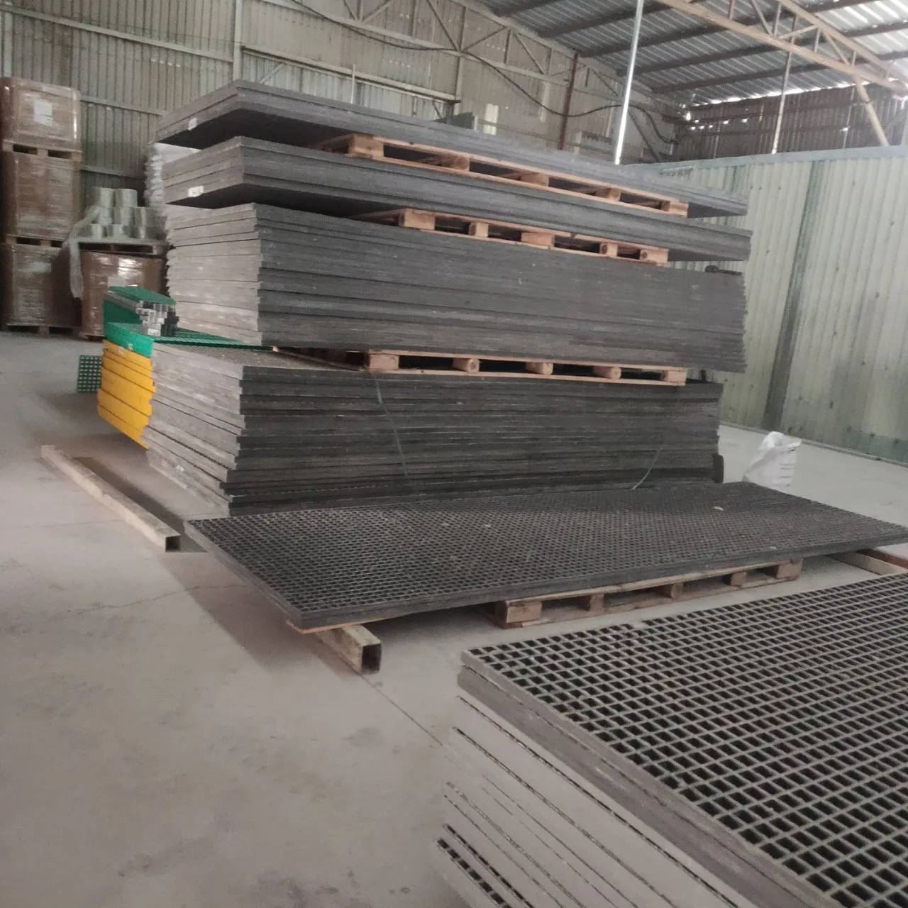 Anti-slip Flame Retardant Acid Resistant Molded Composite Grating FRP Gray