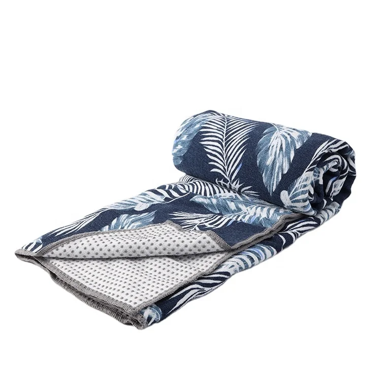 Wholesale Eco Friendly Silicone Non slip Grip Dots Yoga Mat Towel Anti Slip Microfiber Yoga Towel