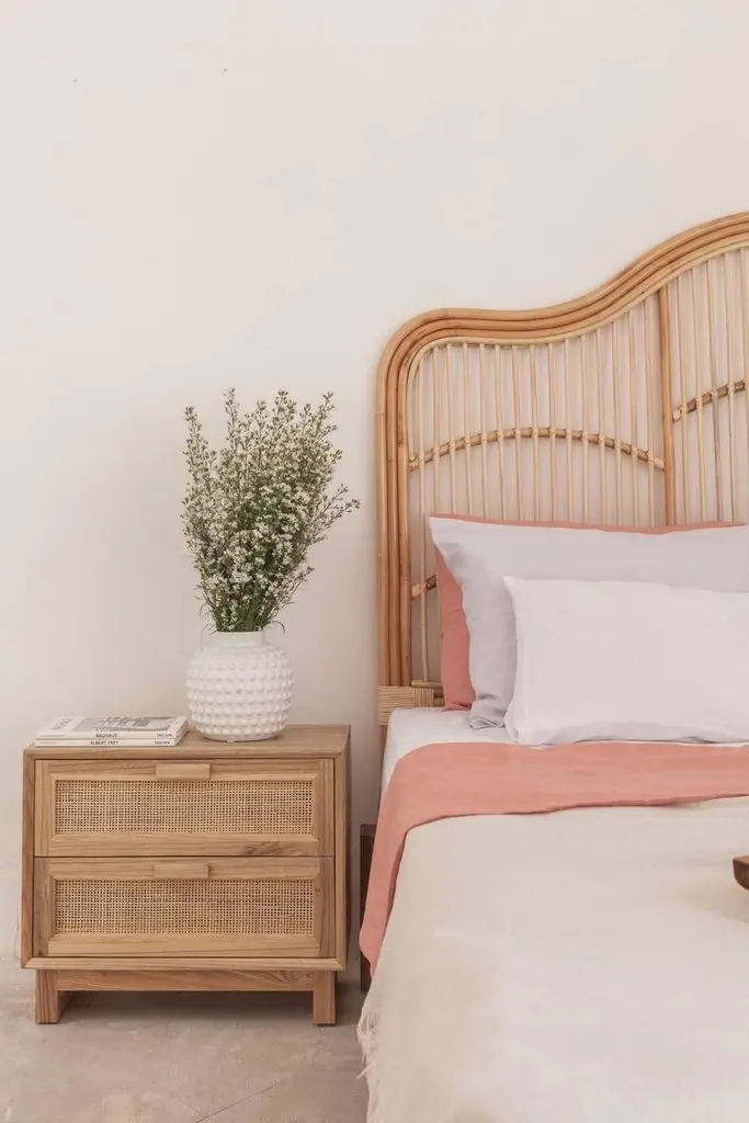 Винтажное постельное белье из натурального ротанга