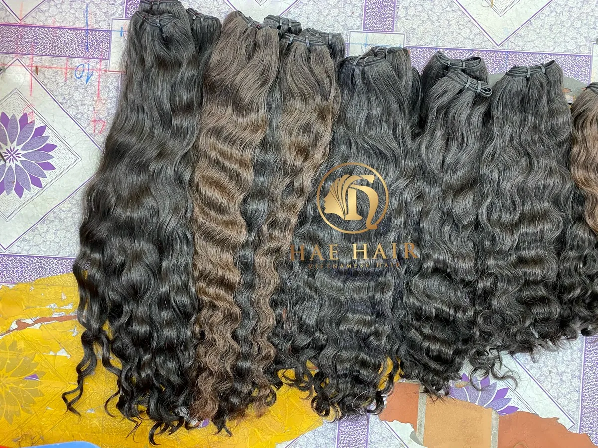 Высокое качество оптовая продажа вьющиеся накладные волосы вьетнамские человеческие необработанные натуральные из Вьетнама