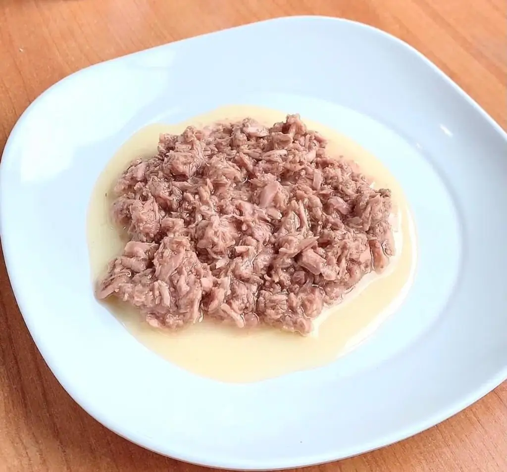Высококачественные консервированные продукты легкое мясо измельченный тунец из Таиланда