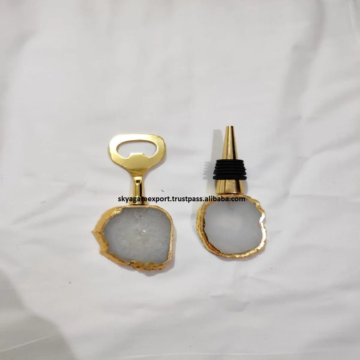 WHOLESALE NATURAL CRYSTAL AGATE SLICE  BOTTLE STOPPER : GEMSTONE AGATE SLICE  WINE BOTTLE STOPPER BUY FROM SKY AGATE EXPORT