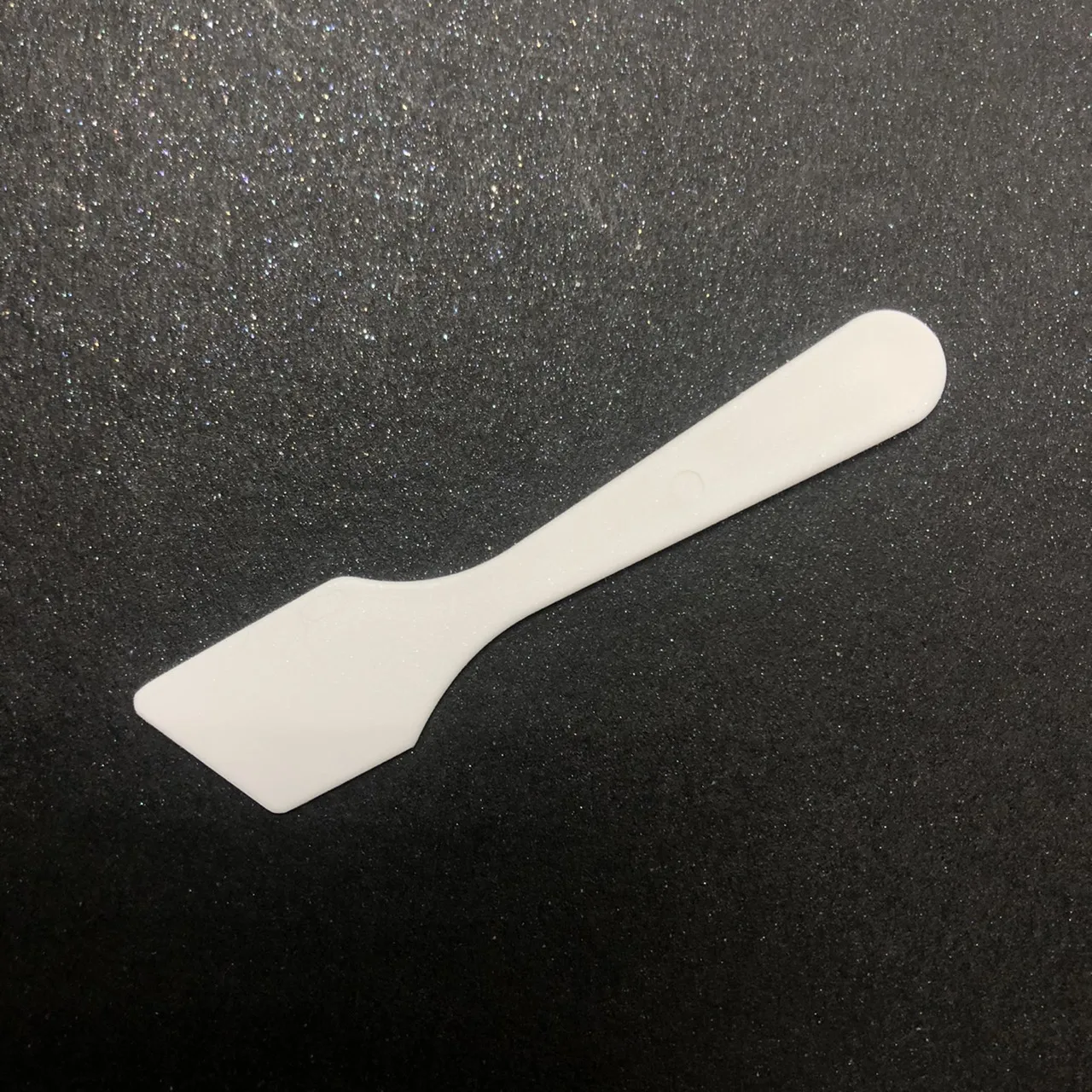 cosmetic spatula plastic