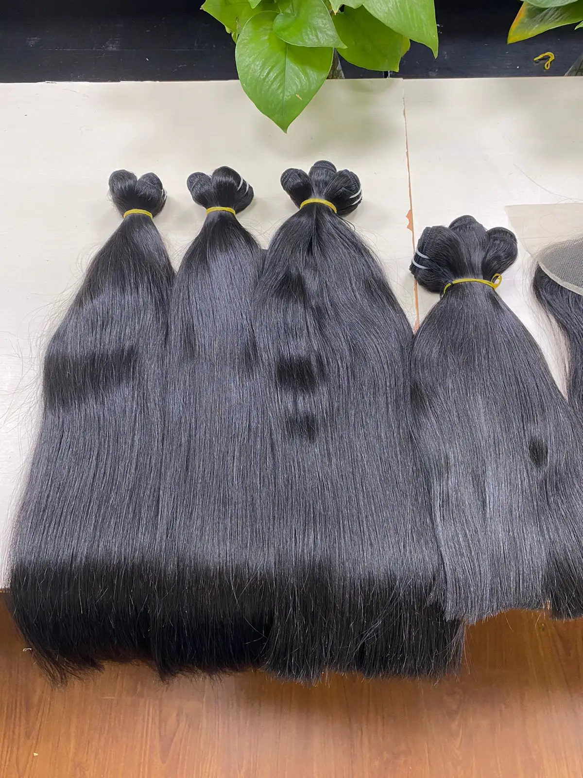 Натуральные заводские цены высокое качество необработанные пучки двойные пряди волос романтические вьющиеся натуральные черные цвета