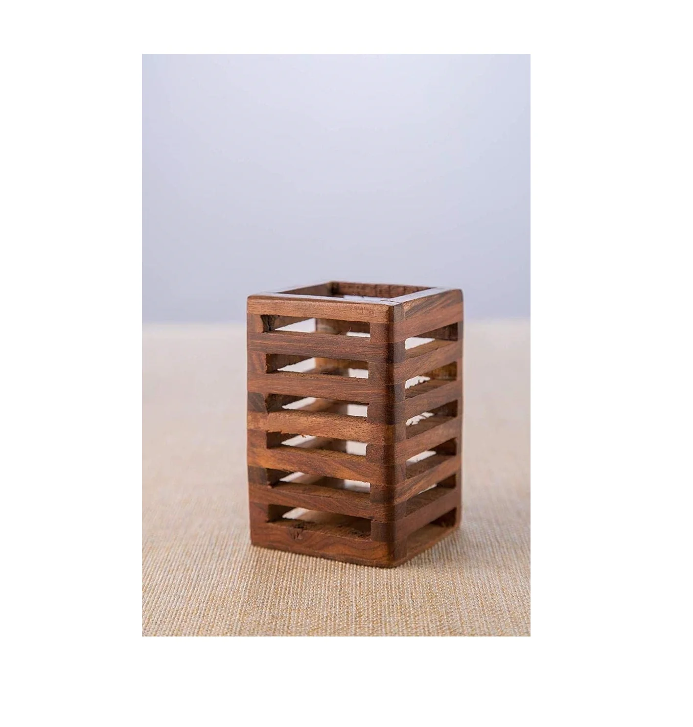 Wood pen holder and round shape and customized table top decorative use and polished with sale product