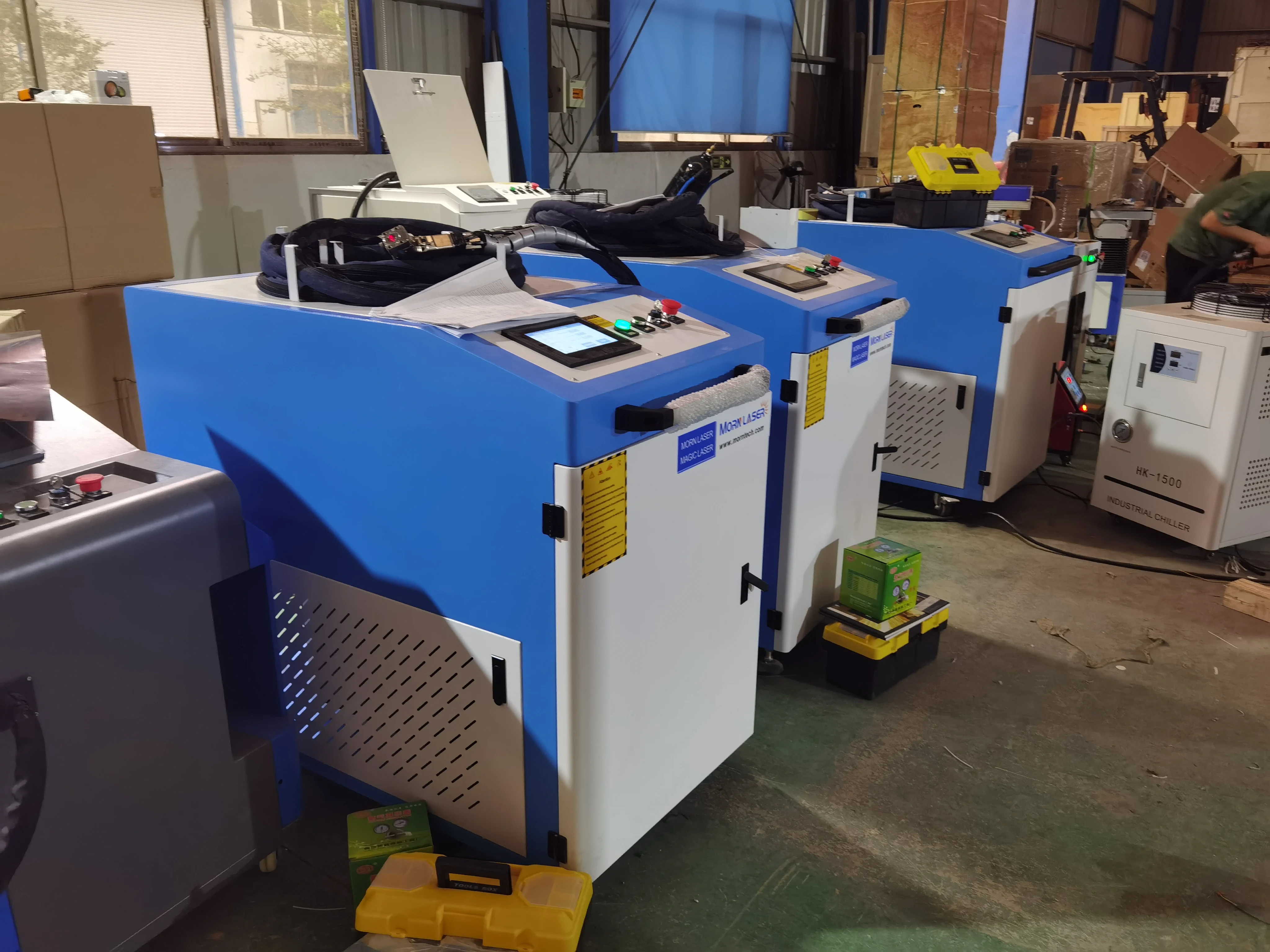 Morn fiber laser cleaning surface machine price / 1000w laser cleaning machine rust removal