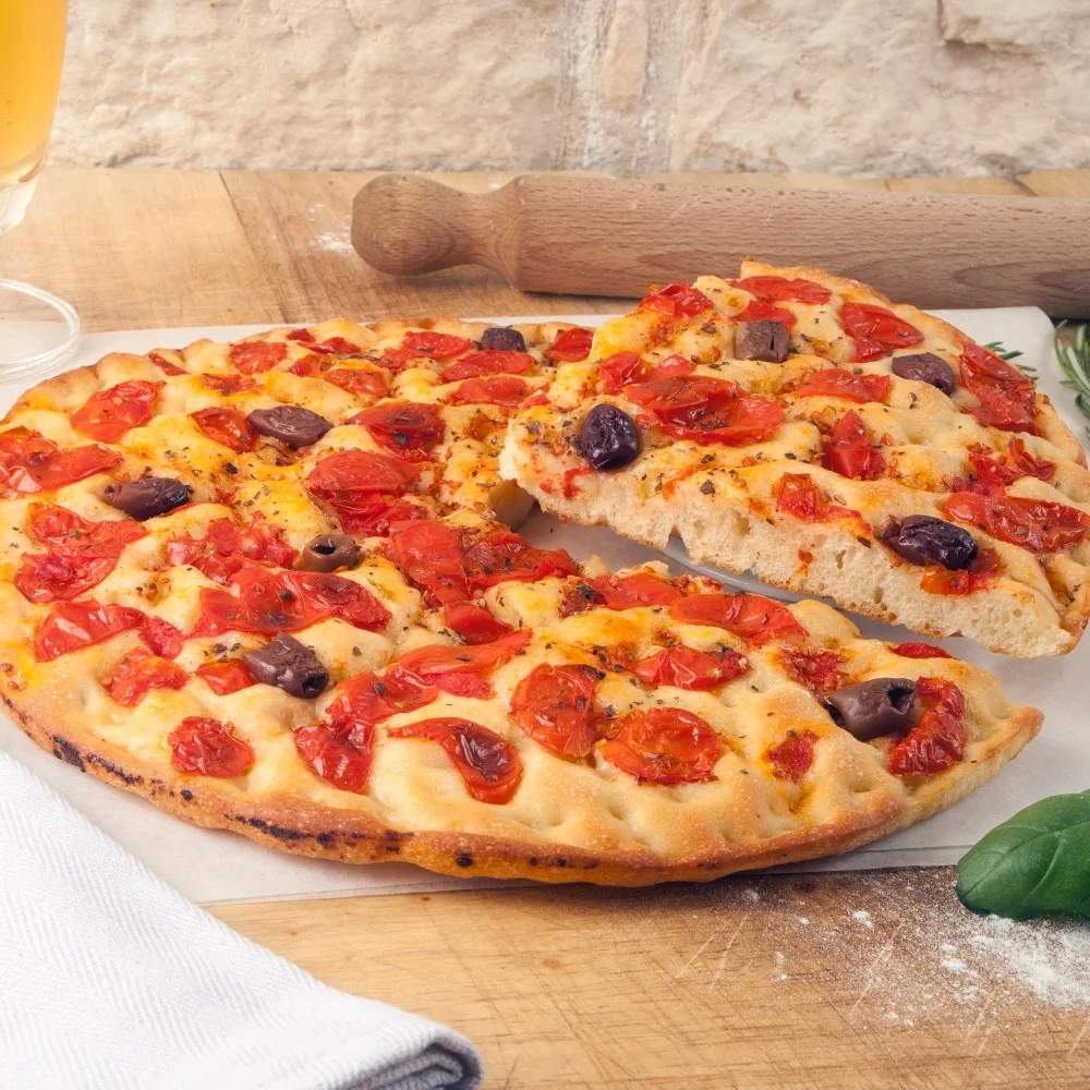 32 cm Readymade Soft Vegan Cherry Tomatoes Olives Packed Flatbread Made in Italy for Restaurants Hotels Street Food and Horeca