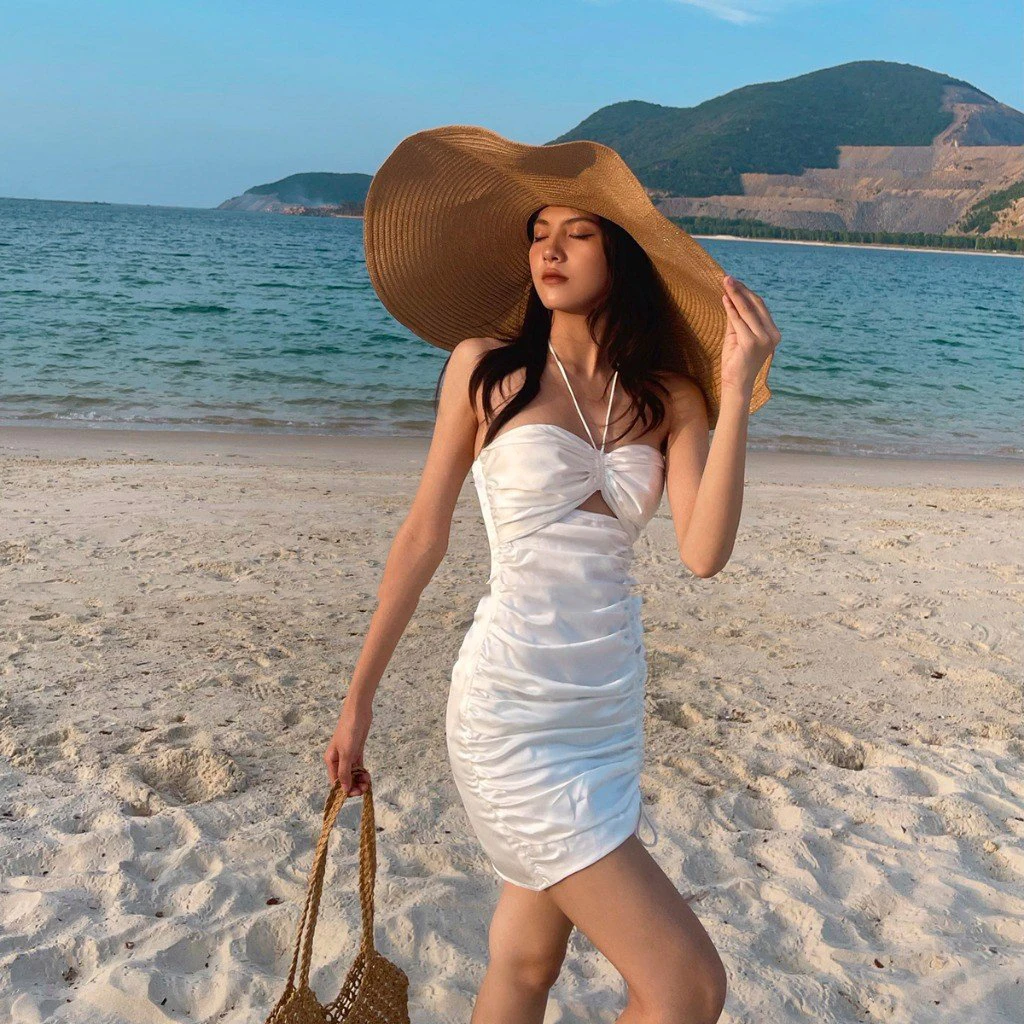 Custom Color Sleeveless Cutout Drawstring Halter Dresses Bodycon Open Back Mini Dress for Women Ladies Made in Vietnam