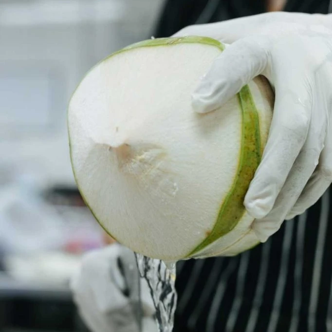 
Fresh green coconut with easy open lid ring pull coco Ms Hana 0084 901 006 904 