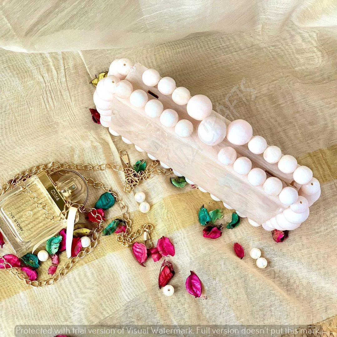 EOS Resin clutch, pearly bag