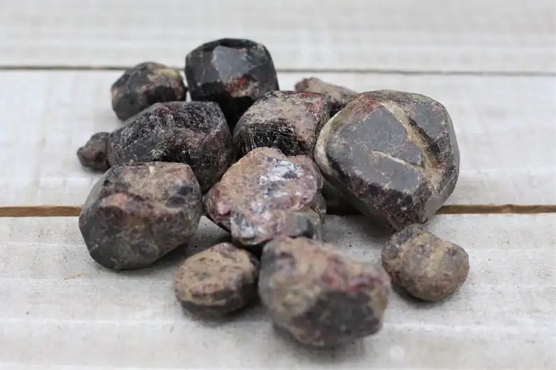 Best Quality Raw Garnet Stone \Healing Crystal Rough Garnet Stone/ Large Raw Garnet Crystal
