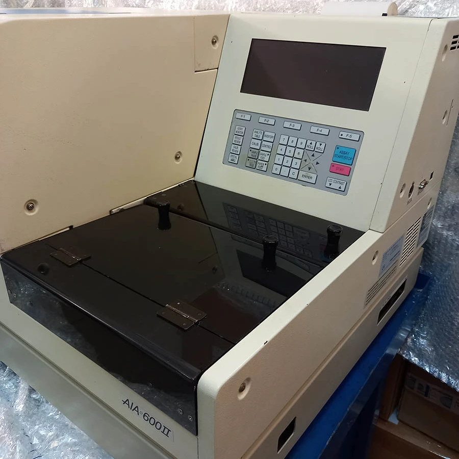 TOSOH AIA-600 II Automated Immunoassay auto Analyzer, System USED CONDITION