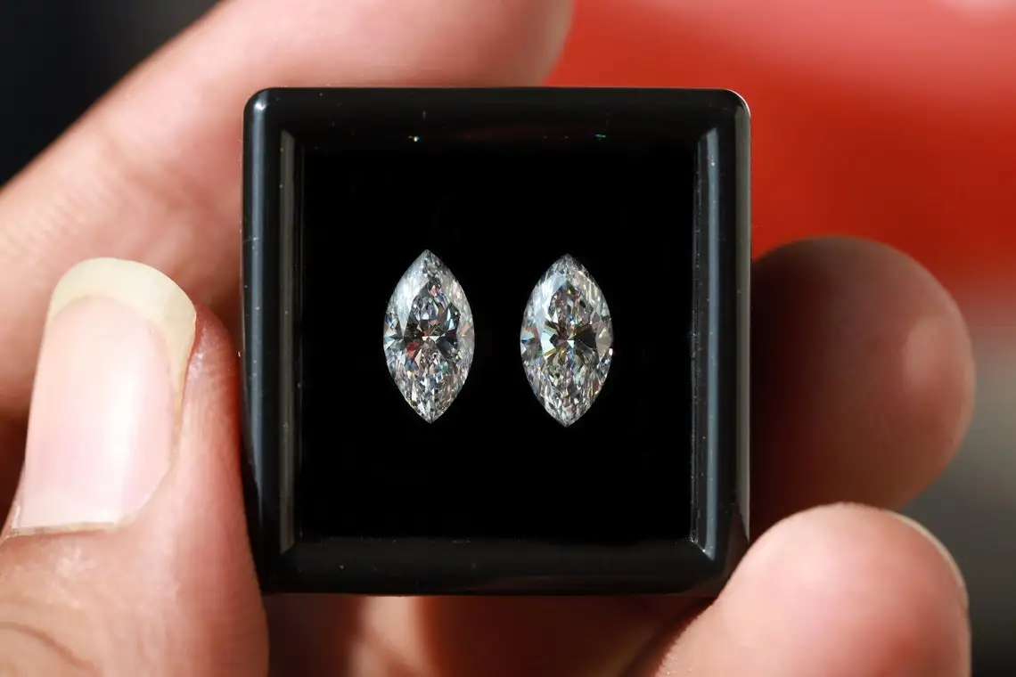 Certified Diamond CVD HPHT Lab Diamond DEF VVS VS Excellent Cut IGI Lab Synthetic Diamond Manufacturer Wholesaler