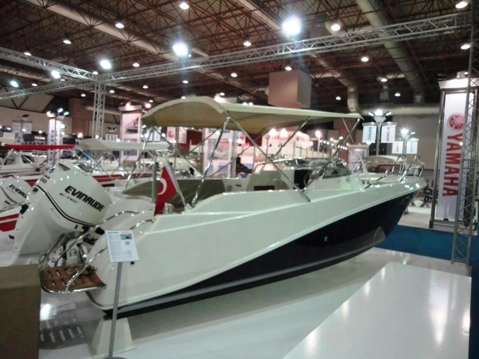 OPEN DECK PLEASURE FIBERGLASS HULL BOAT SAFTER 680 WALK AROUND