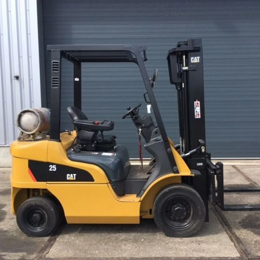 Caterpillar DP30N Forklift
