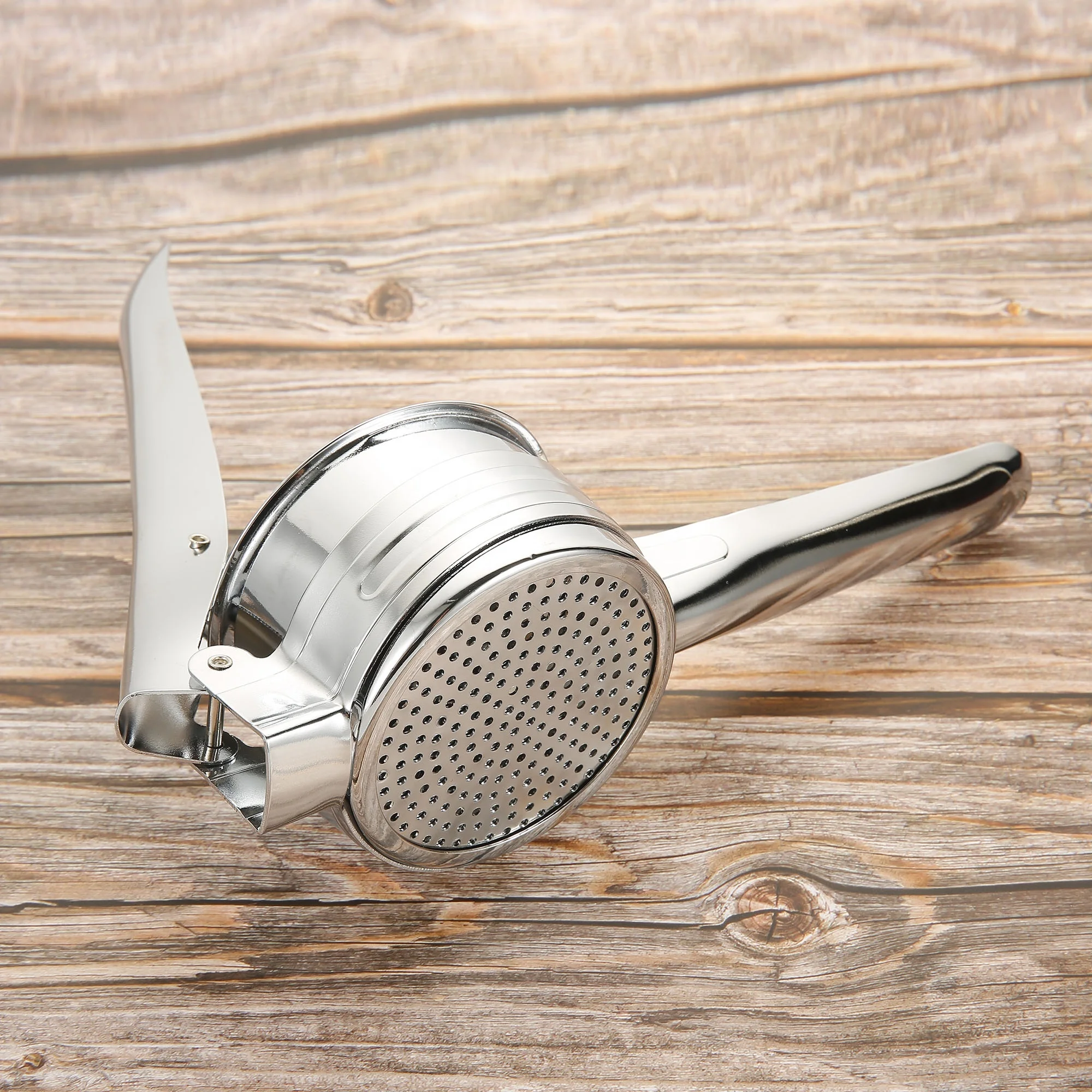 Fancy Chrome Plated Potato Ricer Non-Slip Grip Handle with 2 Discs for Larger Capacity  Vegetable Fruit Purees Juicer Baby Food