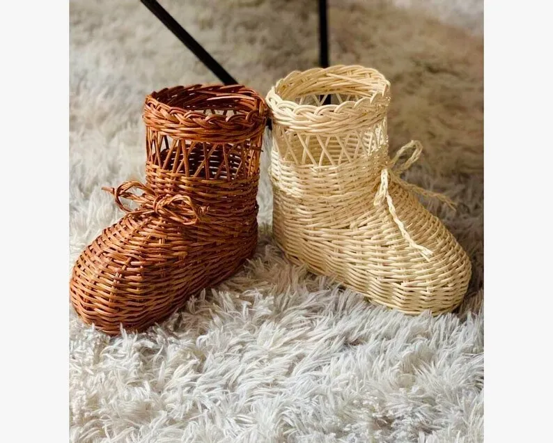 Hot Selling Rustic Decor Handmade Rattan Shoe, Wicker Natural Handmade Toy, Christmas Bell Ornaments Decor