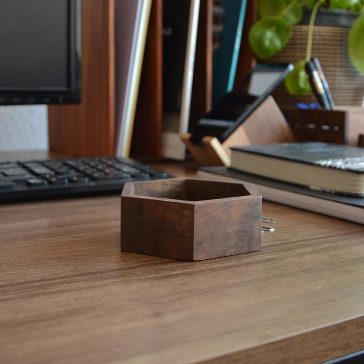
Wooden Clip Dispenser for Home&Office Use I Arucona Walnut Paper-clip Holder - WOOD I Desk Accessories 