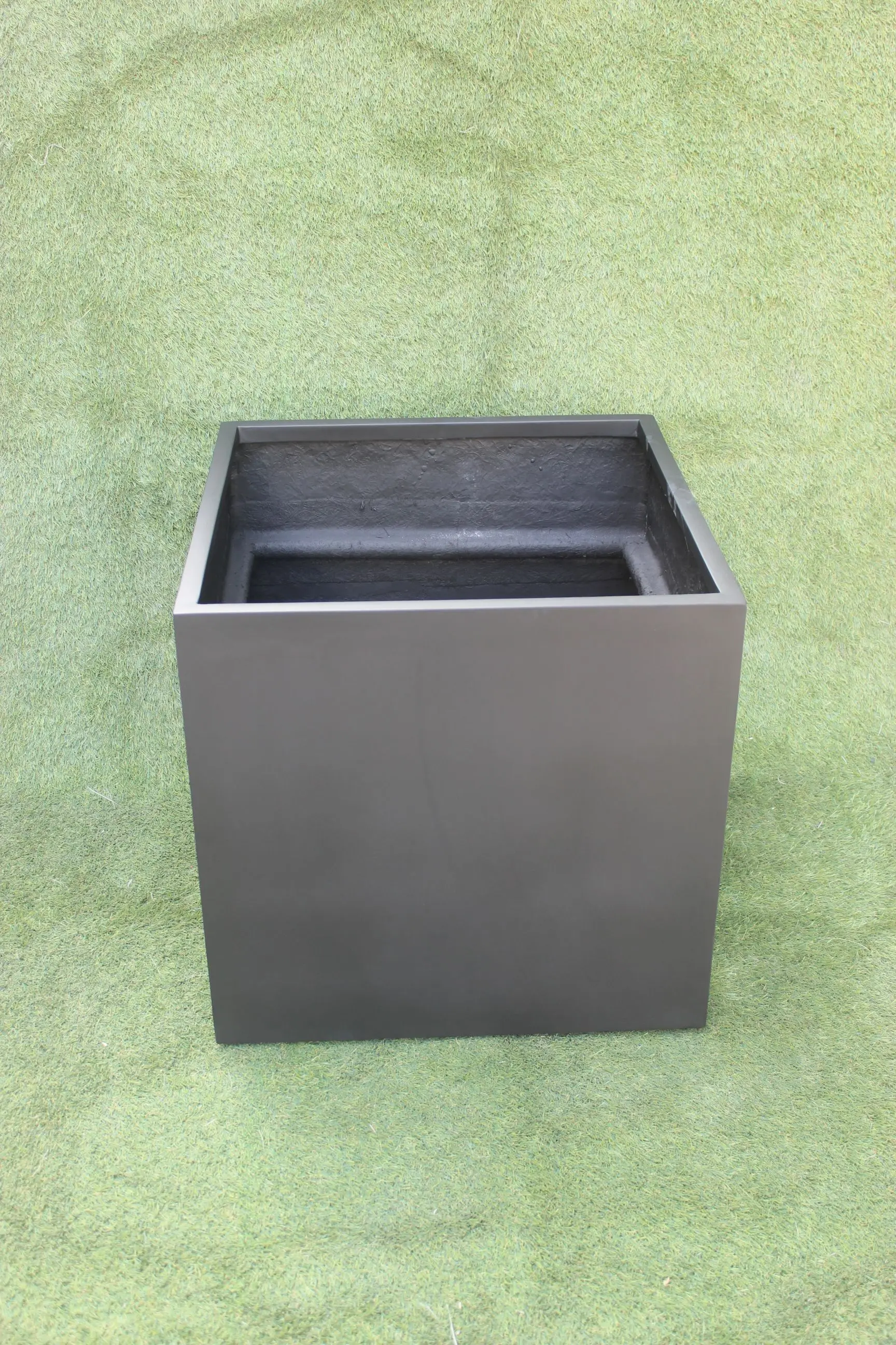Cubeto Planter New classy Modern look FRP Resin Black Square Fiberglass Planter Pot used home hotel mall office airport
