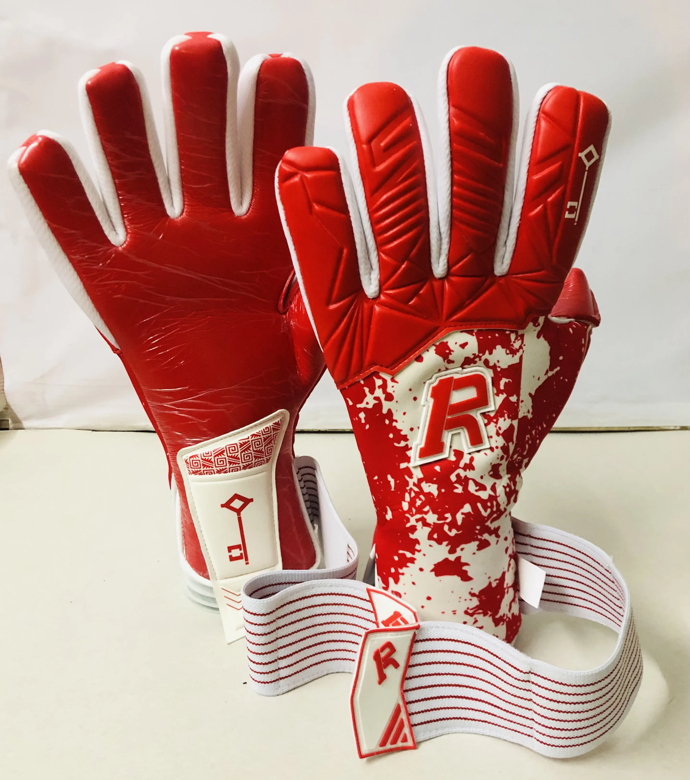 Customized Professional Competition Soccer Goalkeeper Gloves German Latex Silk OEM PVC Football Logo Packing Color Printing Type