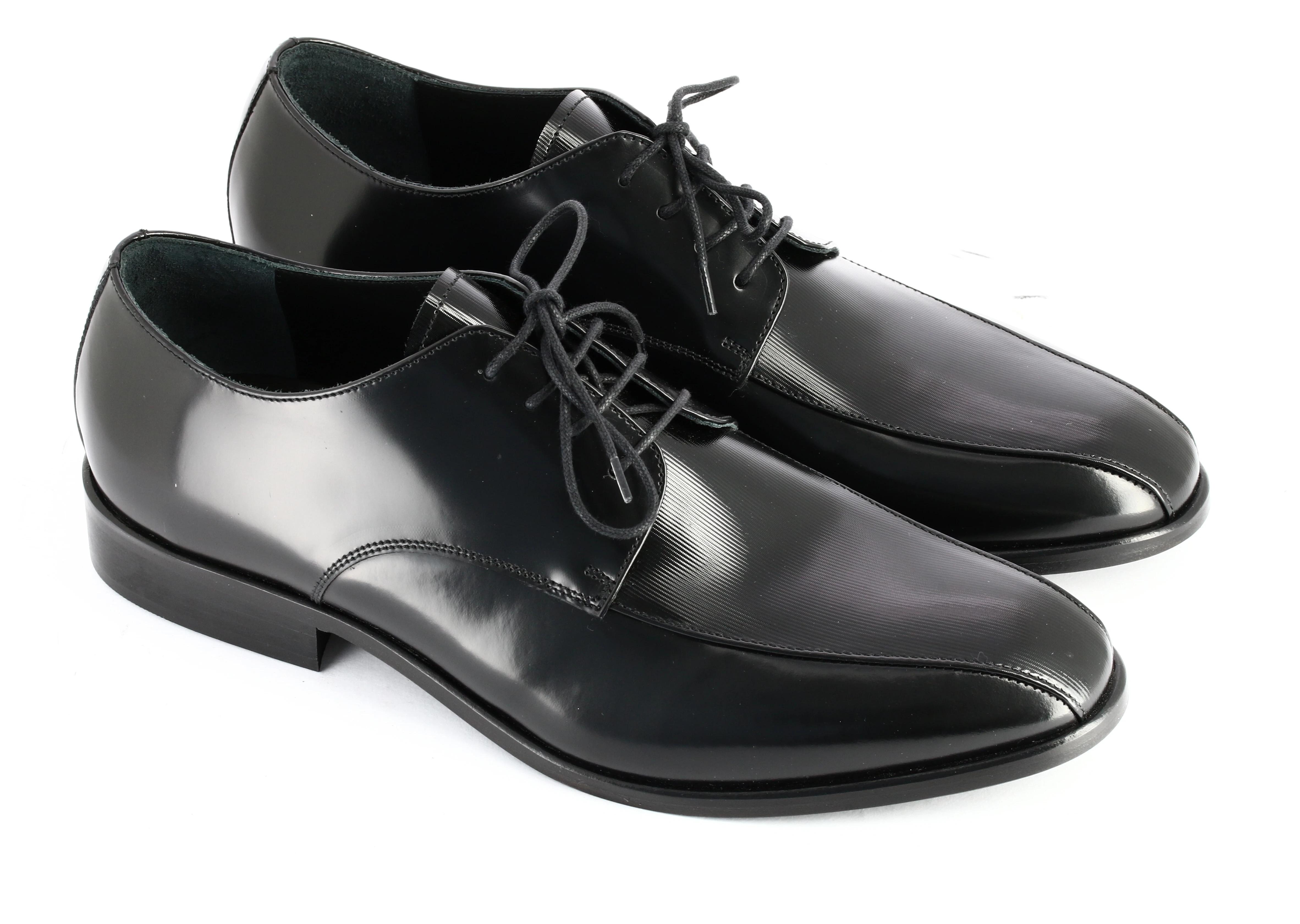 CLASSIC ELEGANT SHOE FOR FORMAL OCCASIONS