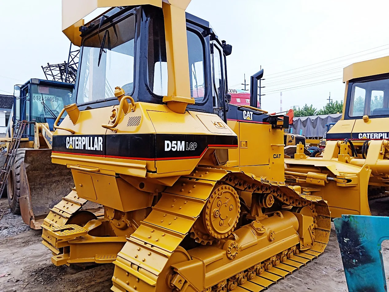 bulldozer/japan buldozer/used d5m bulldozer Used CAT D5M Bulldozer D5M Japan Cat Bull Dozer