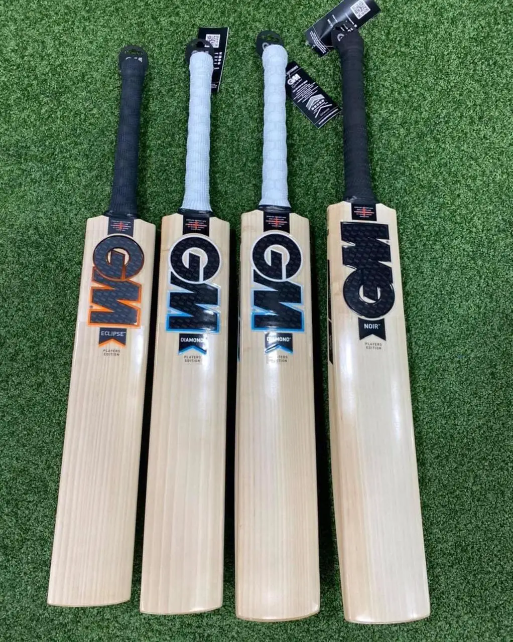 
custom made players grade English willow cricket bats 