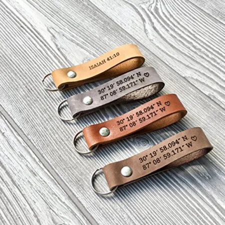 
 Брелок для ключей ручной работы из пакистанской овощей кожи с твердой латунью. Брелок для ключей  