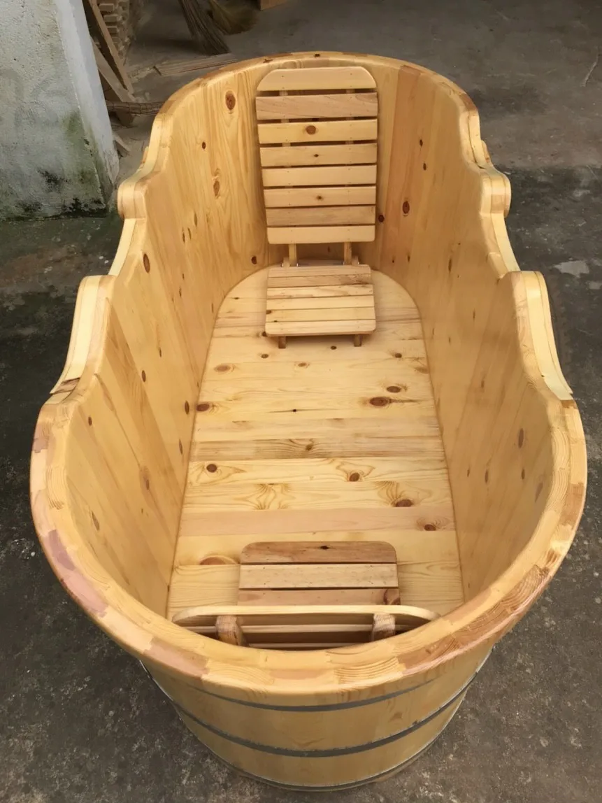 Wooden Soaking Tub Adds Organic Flair