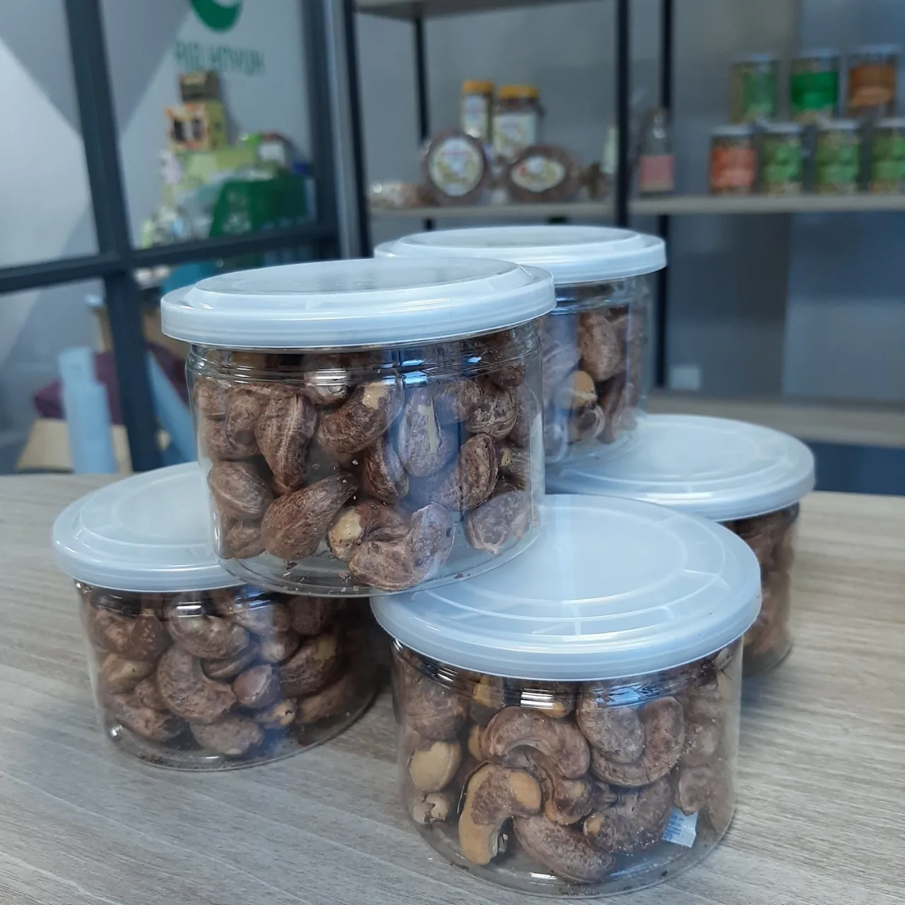 HIGHEST GRADE Roasted Salted Cashew Nuts WW240 - WITH SKIN - from Vietnam - HUYNH GIA AGRI JSC