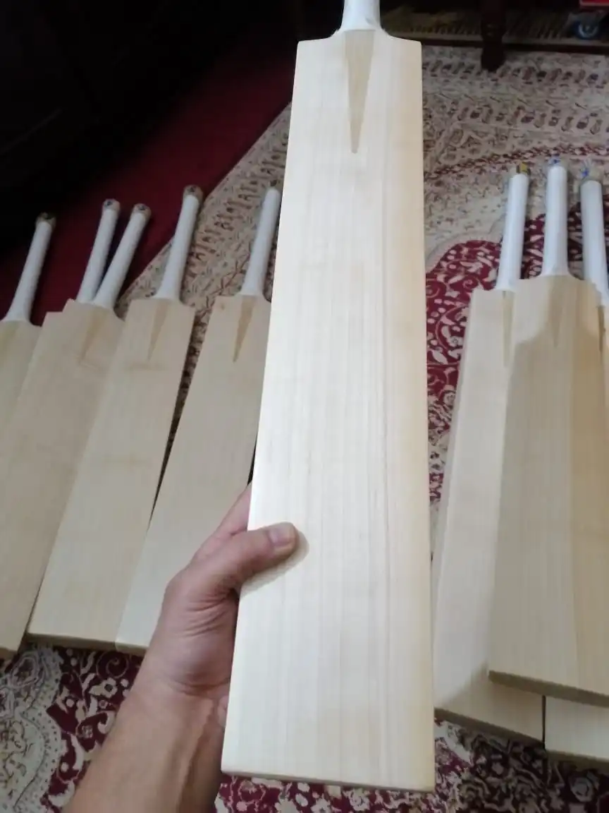 ENGLISH WILLOW GRADE 3 CRICKET BAT SEMI OVAL HANDEL