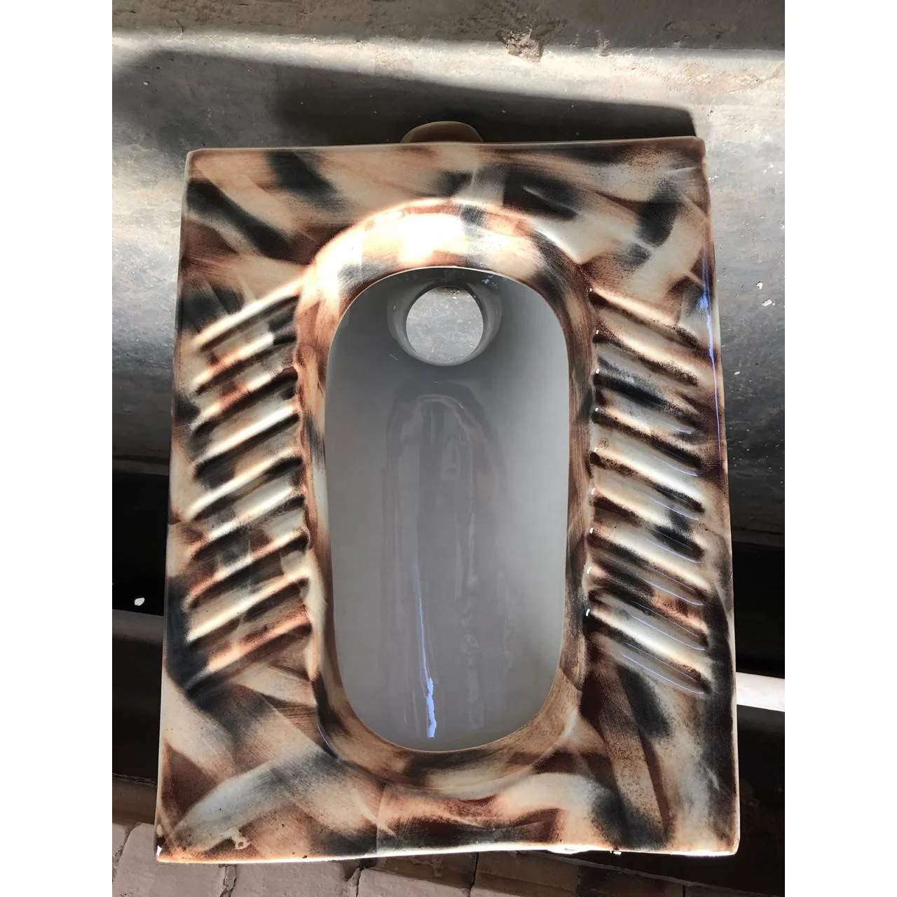 OEM New Design Asian Style WC Bathroom Toilet Durable Ceramic Sanitary Ware Product-Squatting Pan Porcelain in Printed Color