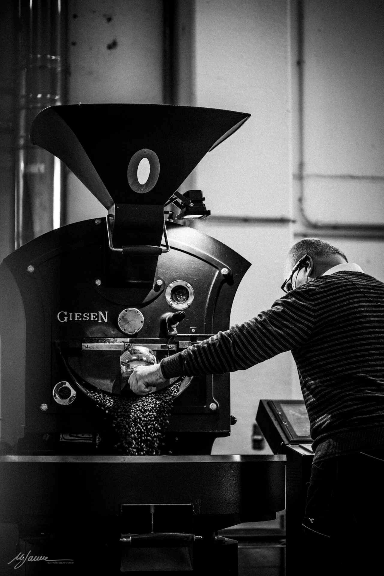 Высококачественный Итальянский молотый кофе 250 г, Собственная этикетка, обслуживание, свежие запасы, спрос на продукцию-me AMA Monello