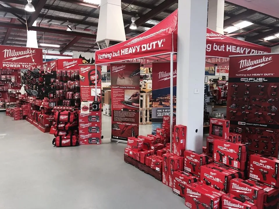  Купи 2 ПОЛУЧИ 1 бесплатно подлинные продажи оригинальных Milwaukees 2695-15 M18 18 в Беспроводной литий-ионный 15-инструмент комбинированный комплект