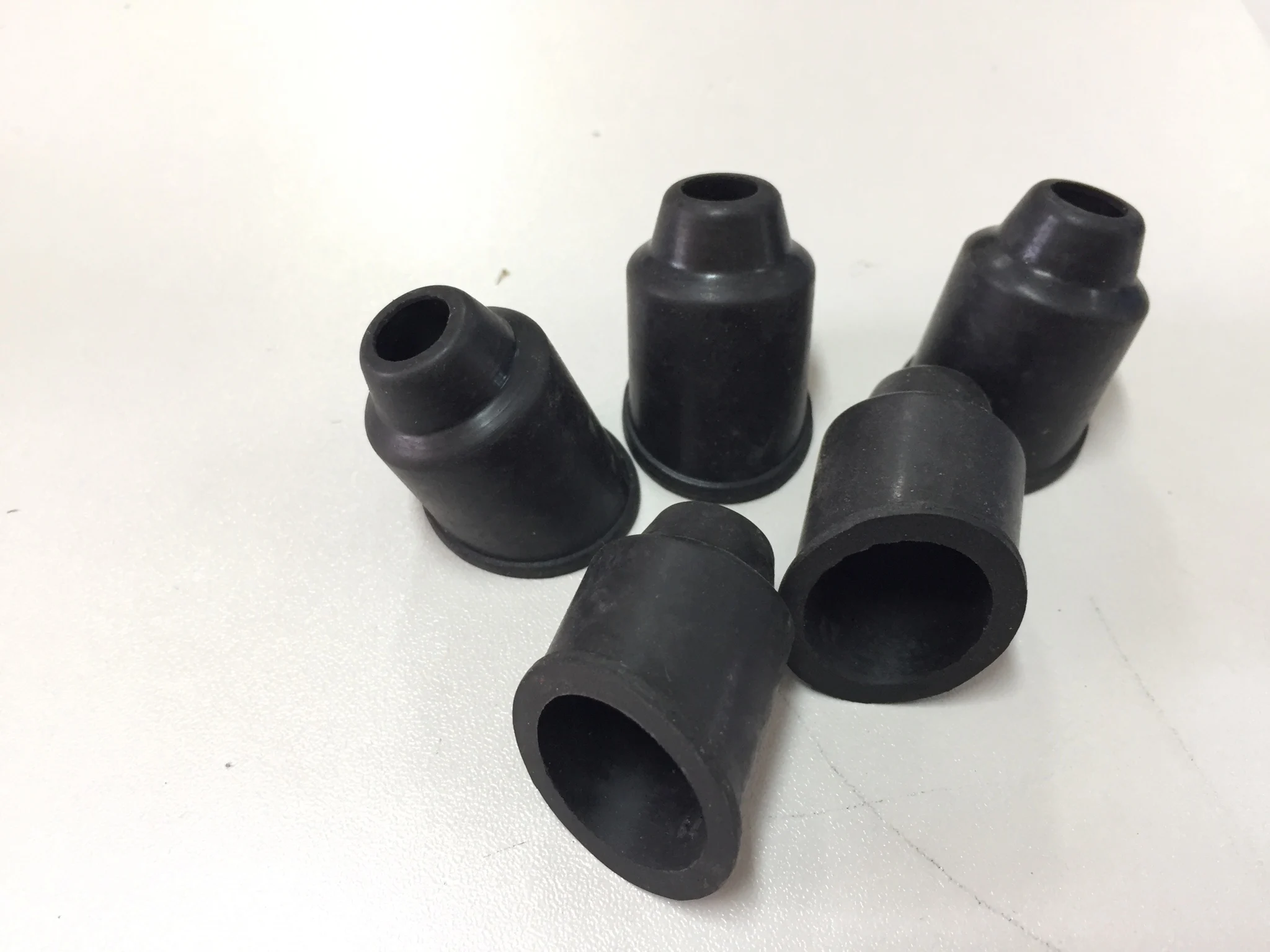  Резиновые запасные части/техническая резина/резиновые изделия на заказ автомобильные части резиновые детали