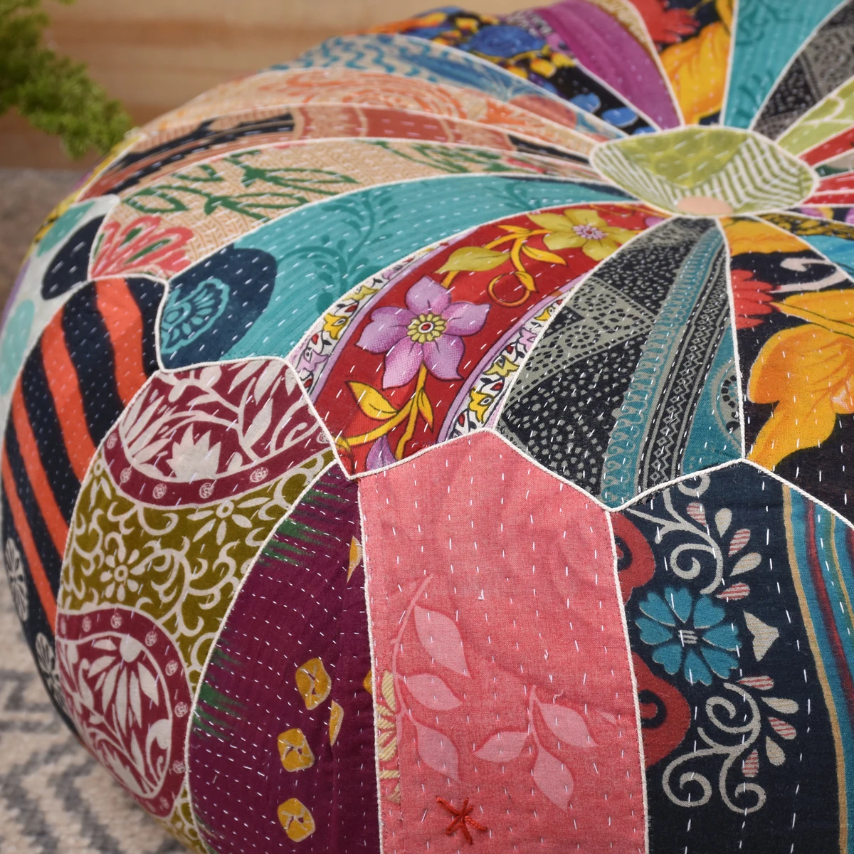 Amazon Supplier Hot Sale Patchwork Design Cotton Kantha Fabric Floor Foot Stool Ottoman Bedroom Detachable Colorful Pouf Cover
