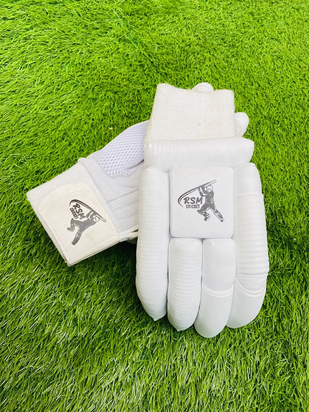 RSM CRICKET BATTING GLOVES LIGHT WEIGHT