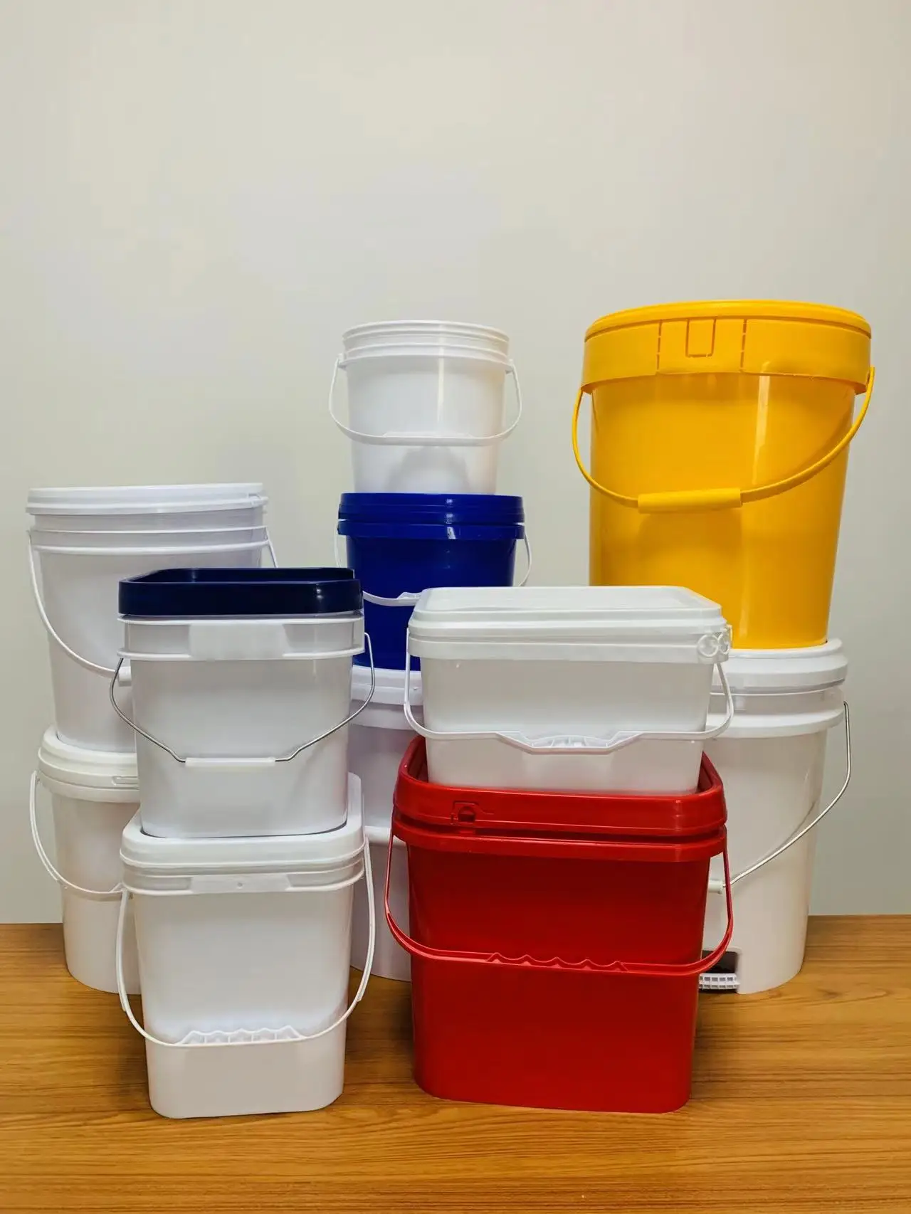 Plastic Buckets, Antifreeze pile, Bubble Tea Cup, Environment Friendly PP Customized Logo, Size, Candy Can.