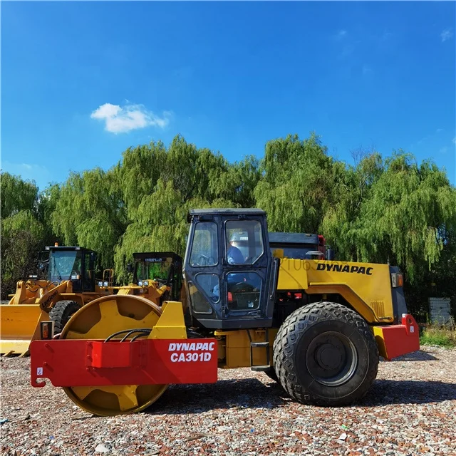 Оригинальный малочасовой дорожный каток Dynapac CA301D б/у