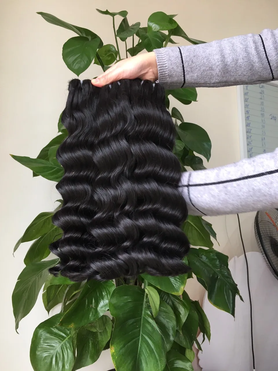 Оптовые продажи волнистые и кудрявые волосы для наращивания из Вьетнама 100% натуральные remy наращивание человеческих волос
