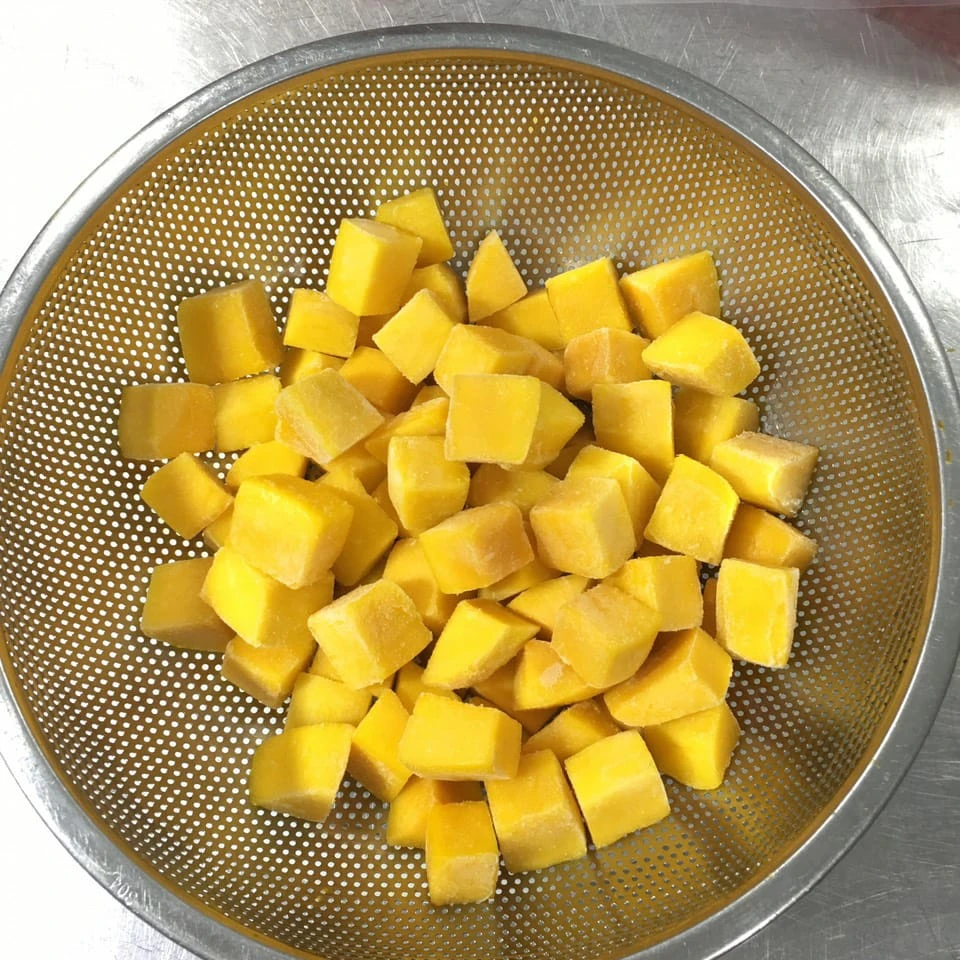 
Supplying frozen mango half-cut from Vietnam with best price_Vikafoods (+84983028718). 