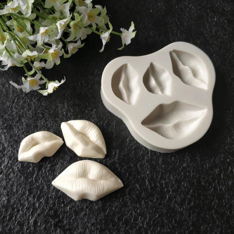 Lips Fondant Mold  (3).png