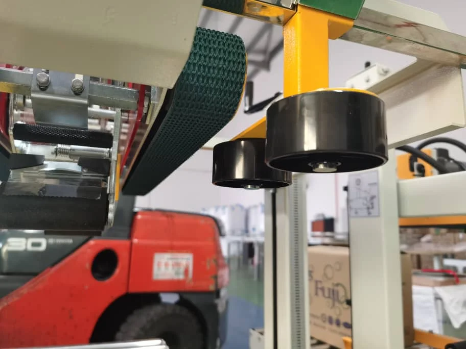 
Food And Beverage Factory And Food Shop Use Semi Auto Top And Side Belt Carton Sealer 