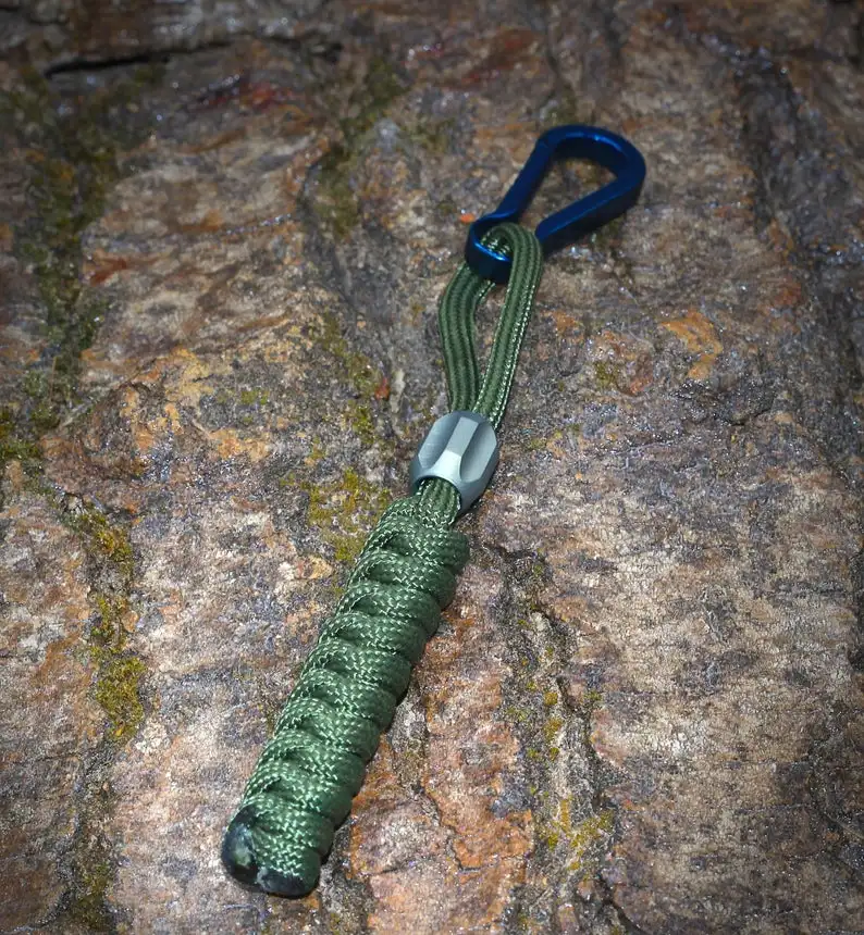 Paracord keychain
