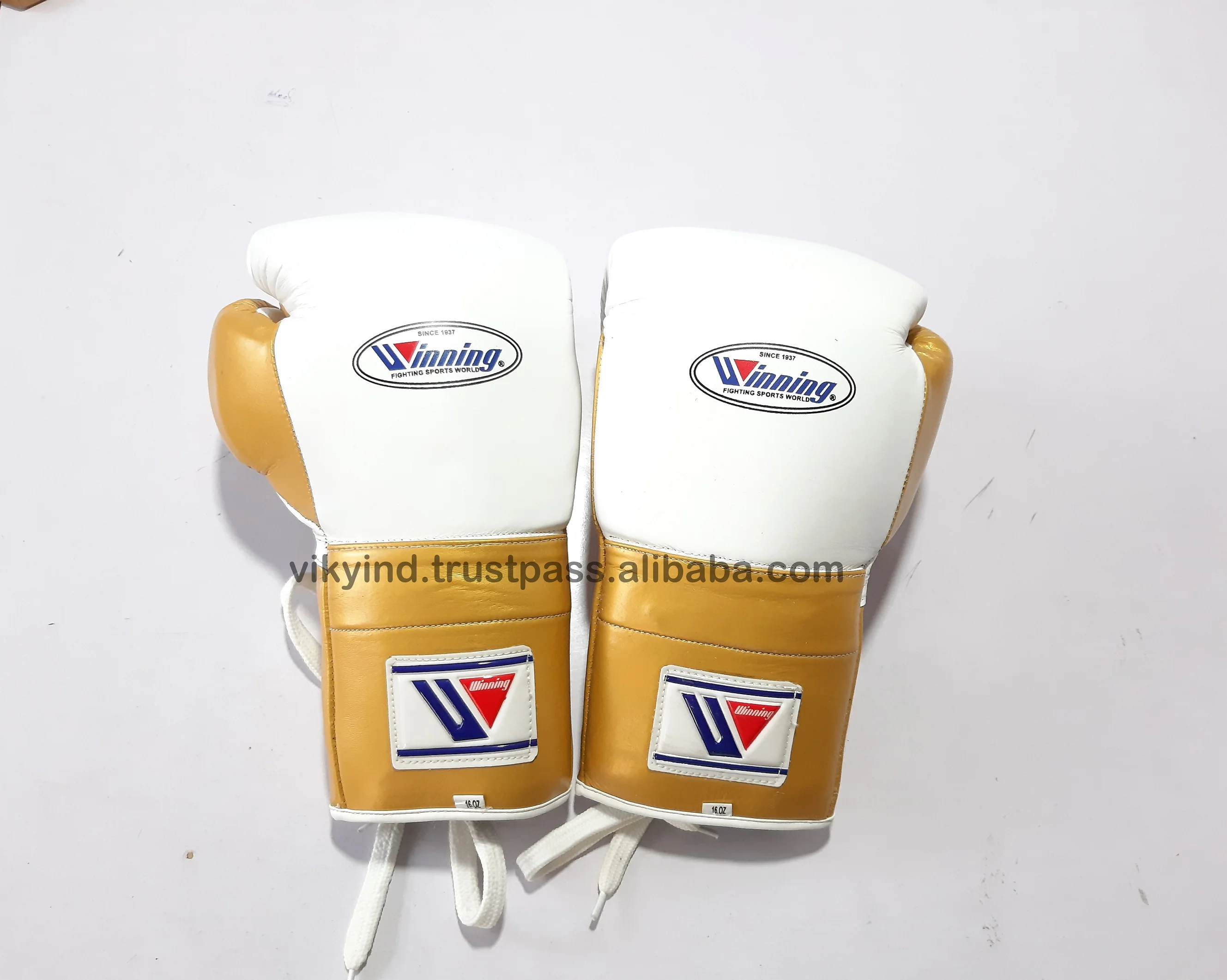 Профессиональные боксерские перчатки из воловьей кожи золотисто-белого