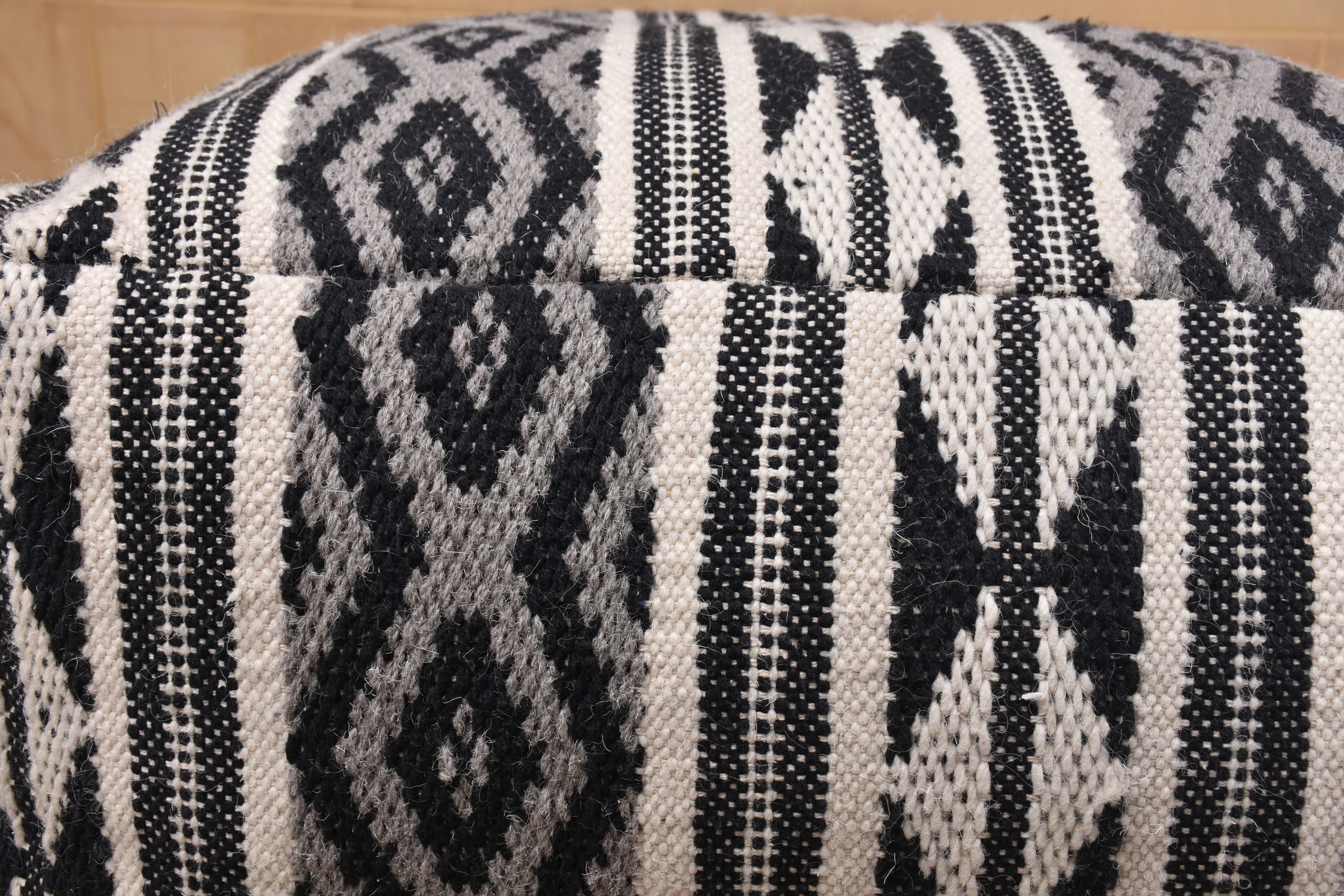 New Arrivals 2021 Wholesale Stunning Moroccan Bean Bag Cover Kilim Floor Pouf Footstool Cotton Woven Unstuffed Pouf Cover