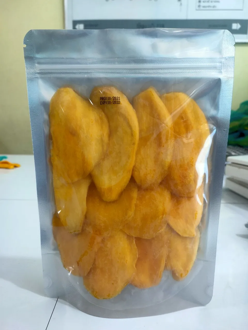 Best Selling Oval Shape Vacuum Pack Packaging Sweet Taste Fresh Dried Mango Origin From Minh Chau Brand Vietnam
